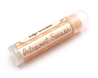 Introvert Season Episch Epischer Lippenbalsam - Limitierte Edition Winter 2026 Geschmack