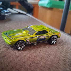 2006 Wheels Classics Series 2 The Snake Plymouth Barracuda Funny Car, Lime Green Loose Collectible.