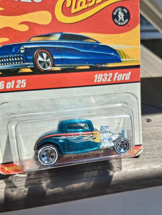 Hot Wheels 32 Ford Coupe, 2005 Classic 1940s Style Miniature Toy