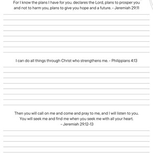 Pode incluir: Uma folha de trabalho imprim&iacute;vel com papel pautado e tr&ecirc;s vers&iacute;culos b&iacute;blicos. Os vers&iacute;culos s&atilde;o: "Porque eu sei os planos que tenho para voc&ecirc;s..." Jeremias 29:11, "Tudo posso naquele que me fortalece..." Filipenses 4:13, e "Ent&atilde;o voc&ecirc;s me invocar&atilde;o..." Jeremias 29:12-13.