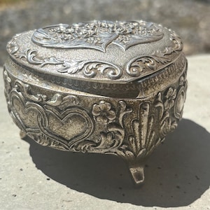 Antique Silver Plated Double Heart Jewlery Box