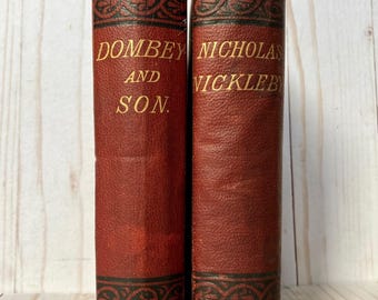 1880年代後半にチャールズ・ディケンズが執筆した挿絵入りのアンティーク本2冊