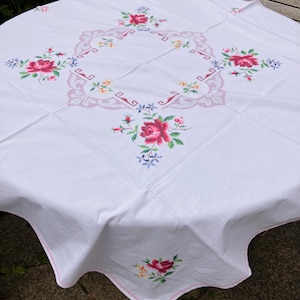 Beautiful vintage French hand-embroidered cross-stitch cotton tablecloth, 120cm/4 feet square