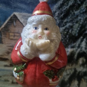 Villeroy and Boch Christmas Festive Ornaments santa blowing a kiss ornament