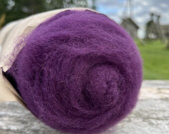 Lã cardada roxa escura de 500g / 17,6oz para feltragem, 21 mícrons, certificada Woolmark e OEKO-TEX® para feltragem úmida, feltragem com agulha e fiação.