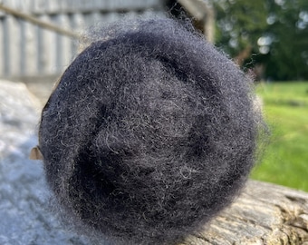 Black 500g / 17.6oz Carded Felting Wool Batt, 21 Micron, Woolmark and OEKO-TEX® Certified for Wet Felting, Needle Felting & Spinning
