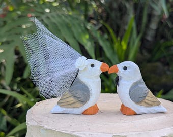 Conjunto de enfeites de bolo de casamento com gaivotas esculpidas à mão em madeira para noivos
