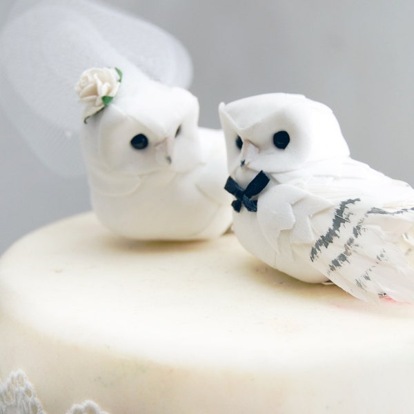 Snowy Owl Cake Topper for a Magical Wedding: Snowy Owl Bride & Groom
