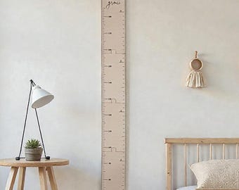 Grafico altezza personalizzato con nome di famiglia, righello di crescita personalizzato, decorazione da parete in legno per la cameretta dei bambini, regalo per baby shower, ricordo, regalo per la festa della mamma