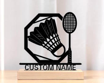 Targa personalizzata per badminton con nome, insegna in metallo personalizzata a forma di volano, decorazione per la stanza a tema sportivo, regalo per atleti, complemento d'arredo rustico per la camera da letto.