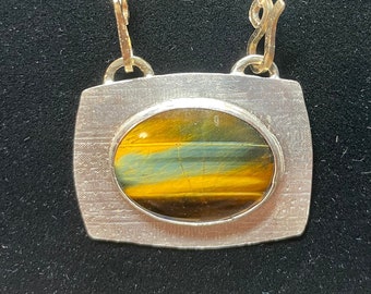 Tiger Eye Cabachon Sterling Silver Pendant with Chain
