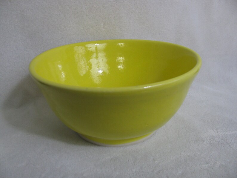 Screaming Yellow 3-cup Porcelain Bowl RKC107