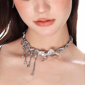 Punk Choker Necklace, Butterfly Necklace Handmade, Y2K Trendy Grunge Goth Silver Pearl Punk Choker, Beaded Chain Choker, Unique Gift