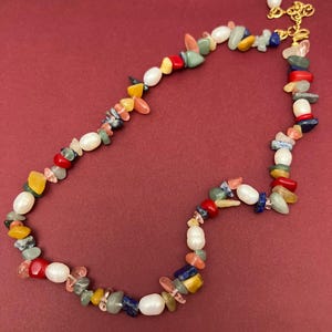 Gargantilla delicada con piedras preciosas, collar de cuentas, collar de cuentas de arcoíris, regalo de Navidad para adolescentes, joyería de piedra envuelta en alambre