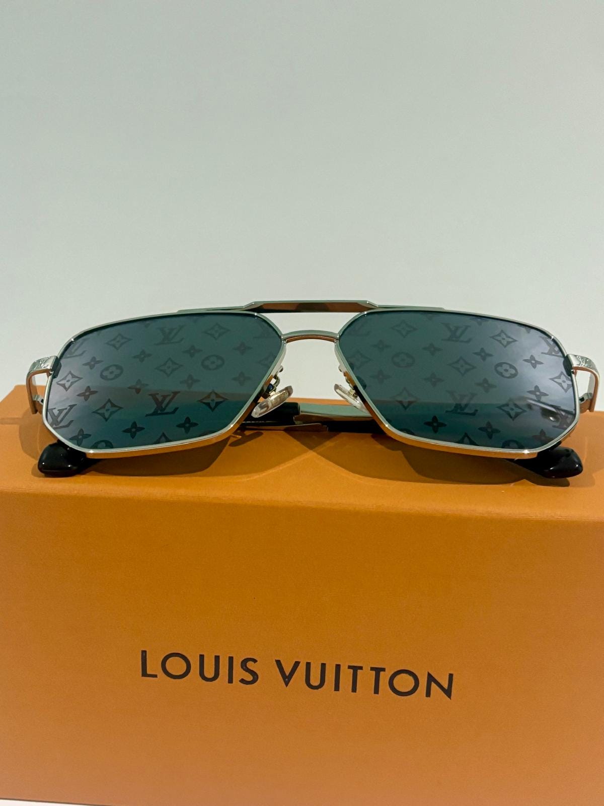 LV Sunglasses Vintage Mod Z3109U: LV Monogram Black Lens Silver