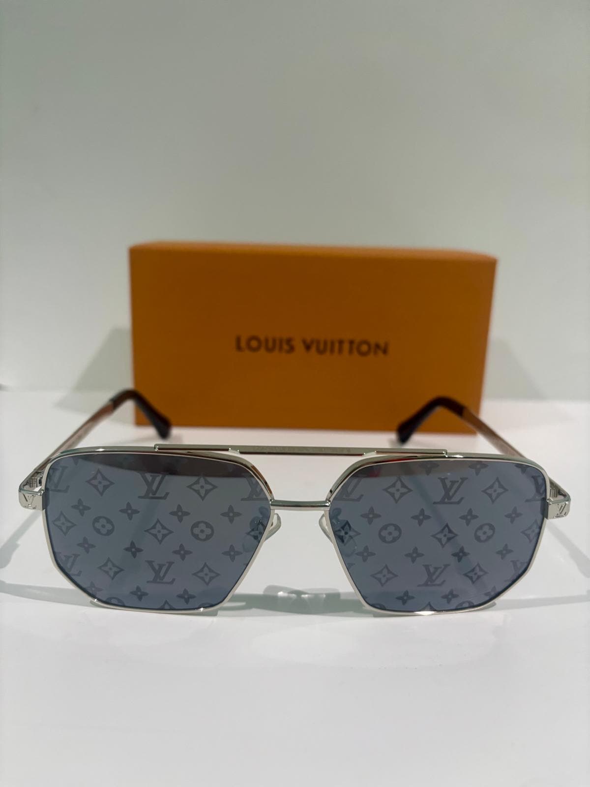 LV Sunglasses Vintage Mod Z3109U: LV Monogram Black Lens Silver