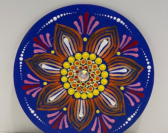 Handgemalte Punktkunst auf 15 cm MDF