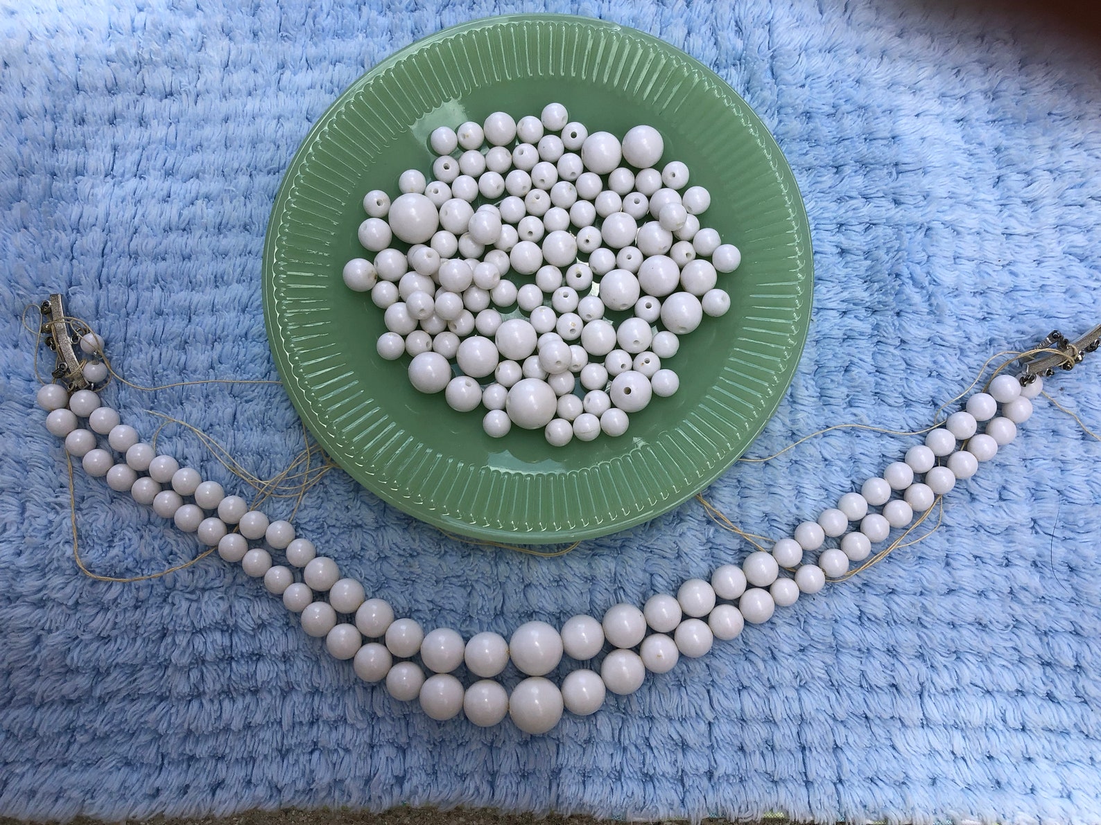 Vintage White Plastic Beads for Craft Projects Etsy Nederland