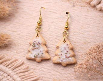 シュガークッキーで作ったクリスマスツリーのクッキーイヤリング