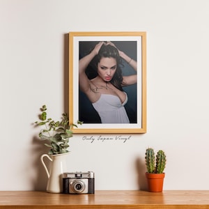 Angelina Jolie Hand-Signed Autographed 20x30cm Photo (Lifetime COA)