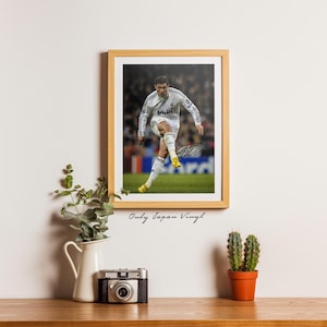 Cristiano Ronaldo Real Madrid Hand-Signed Autographed 20x30cm Photo (Lifetime COA)