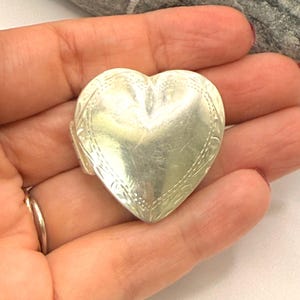 Large Silver Pill Box Heart-Shaped with Edge Engravings - Sterling Silver 925 - Romantic Small Silver - Luxury Gift - 12g