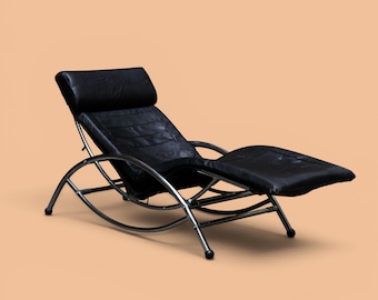Leżanka w stylu Le Corbusier LC4 | Czarna skóra, chromowana rama | Nowoczesne krzesło z lat 70.