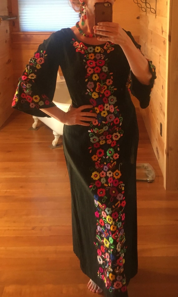 1970’s hand embroidered Mexican dress