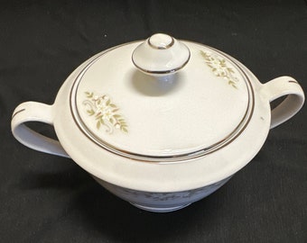 International Silver Co. creamer and sugar bowl set