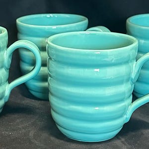 Bauer Pottery Ringware fatmuggar i jadefärg. Set om 4. Sällsynta!