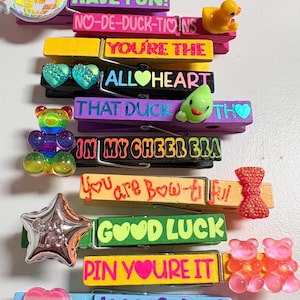 Set of 10 Fun cheer pins!