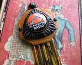 Vintage Victrola Dog Bakelite Hair Ornament, Vintage Pinback, Celluloid Button, Bakelite, Tortoise Shell Comb Pick, Hair Accessories, Gift
