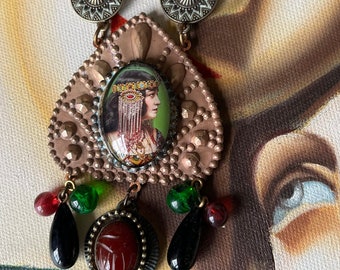 Vintage Art Deco Cleopatra Necklace, Gypsy Cameo, Amulet, Genuine Stone Scarab Gold Chain, Women’s Accessories, Women’s Necklaces, Gifts