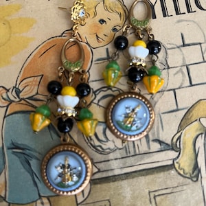 Vintage Cat and Fiddle Cameo Earrings: Glass Bead Dangles, Reverse Intaglio