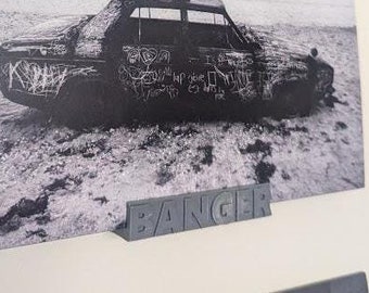 BANGER Record Holder Wall Mount - Command Strip (No Screw)