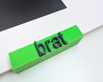 brat Record Holder Wall Mount - Command Strip (No Screw)