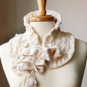 Women&#39;s Scarf KNITTING PATTERN, Scarflette, Tutorial, How To, PDF Instructions Download, Victorian, Ruffle, Collar, Romantic, Fashion