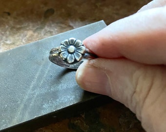 Artisan Silver Flower ring size 7 stacker