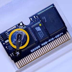 リアルタイム クロック (RTC) 搭載の再プログラム可能なゲームボーイ アドバンス フラッシュ カートリッジ - 32 MB ROM ストレージ、1 MBit FRAM セーブ (永久セーブ ファイル)