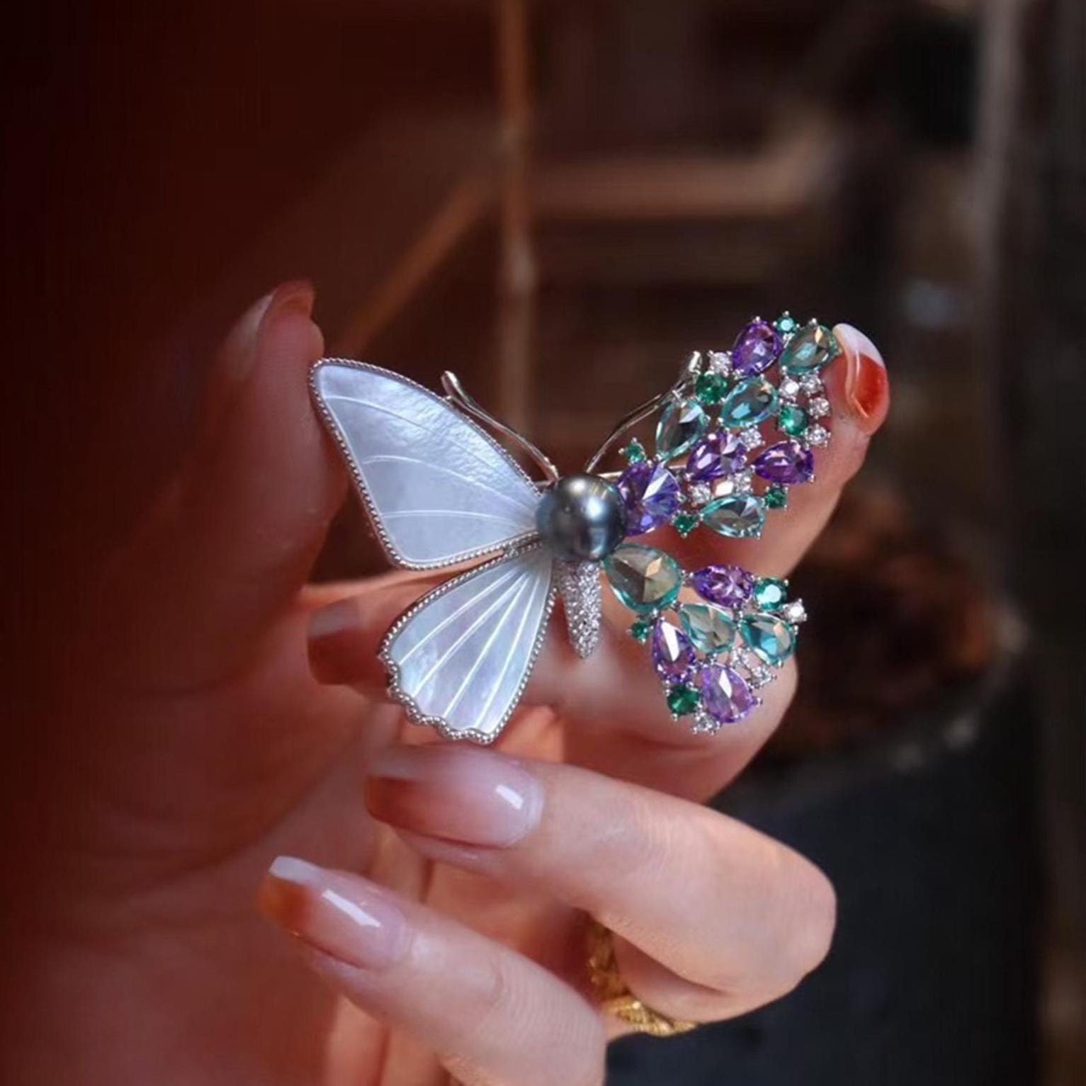 Tahitian Pearl Butterfly Brooch: Crystal & Shell, Gold Plated