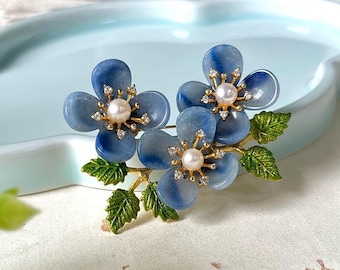 Natural Blue Aventurine Quartz Freshwater Pearls Flower Brooch in Gold Plated Copper unique for her/handmade Blossom mother&#39;s day gift Noble
