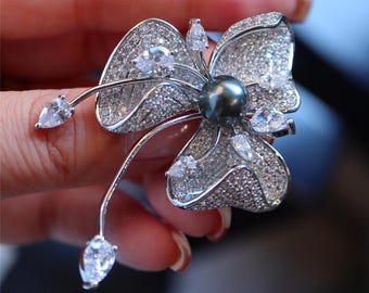 Natural Tahitian Black Pearl Flower Brooch in Silver unique gift for her/handmade mother&#39;s day gift Elegant Delicate Dainty shiny minimalist