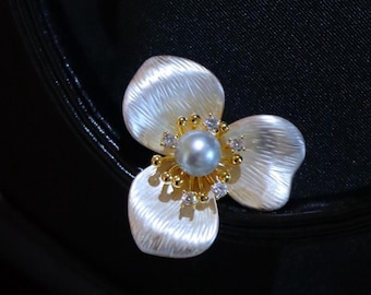 Natural Akoya Sea Pearl  Brooch Flower shape in gold Plated Silver unique gift for her/handmade brooch mother&#39;s day gift elegant/anniversary