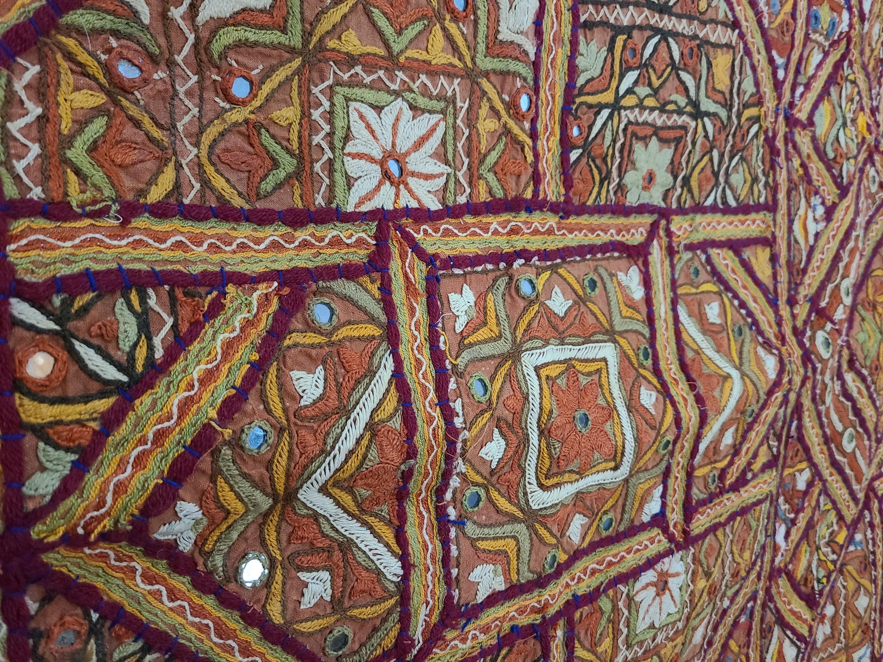 Tenture Murale Indienne Brodée Motif Paisley Orange Et Beige - 100% Coton, Occasion Sans Défaut