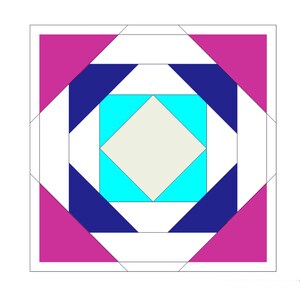 Op de afbeelding: Een geometrisch quiltblok met een wit centrum omgeven door een turquoise vierkant, donkerblauwe driehoeken en roze driehoeken.