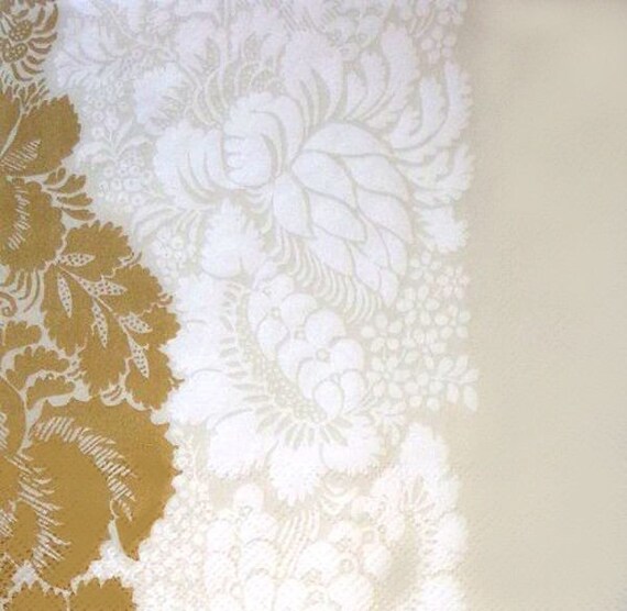 アナナス マリメッコ テーブルクロス、ゴールド、ホワイト、マグノリア