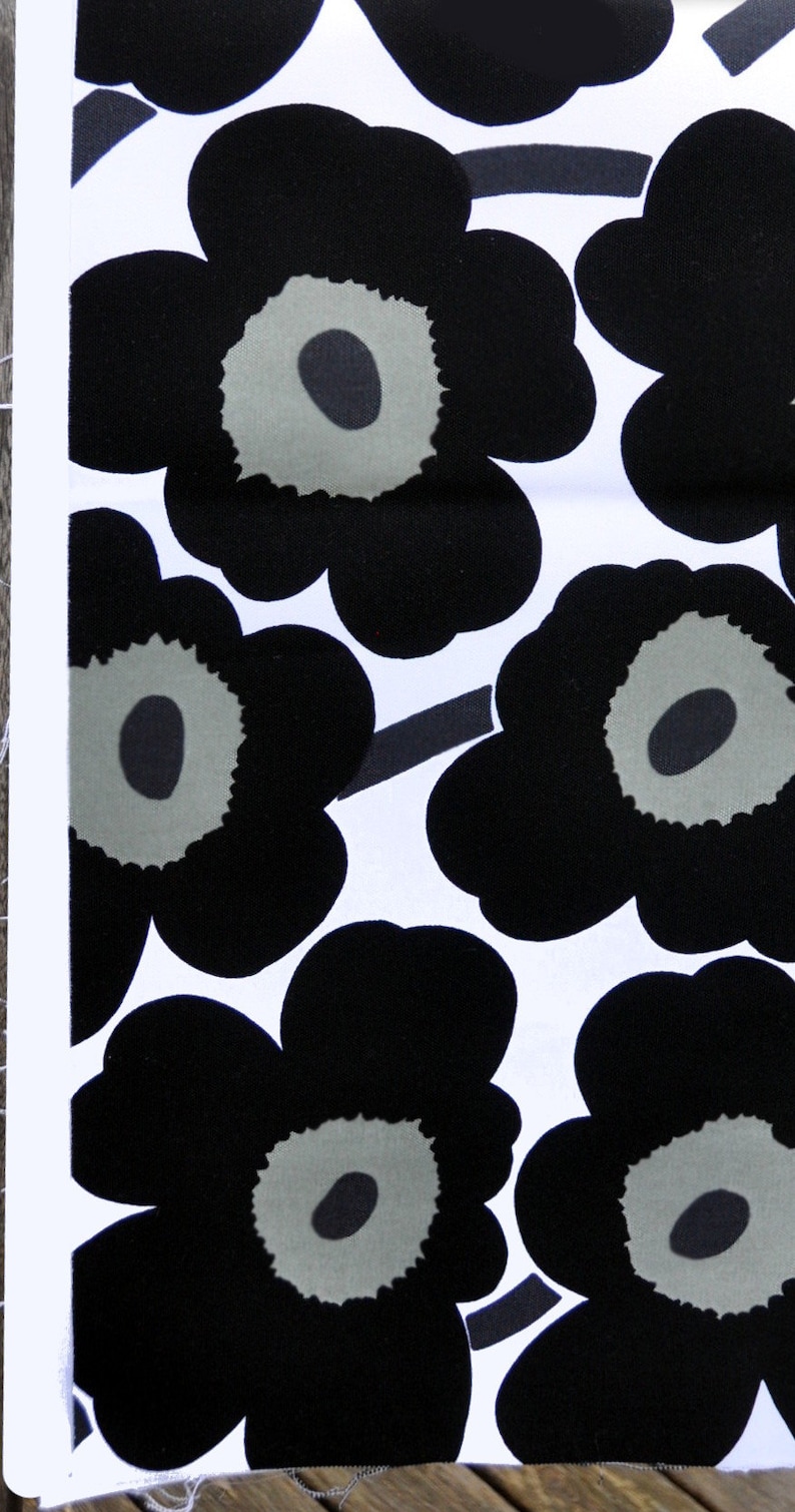 Unikko Fabric remnant piece in black and white