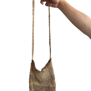 Traditional Noken Bag from Indonesia – Eco-Friendly Woven Shoulder Bag – Unique Cultural Gift