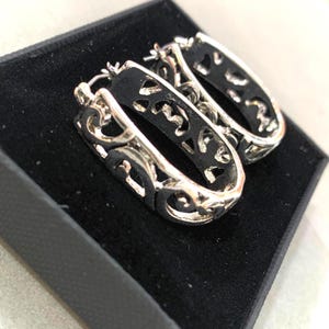 Cadeau*Overhangende metalen filigraanoorbellen Handgemaakte sieraden voor vrouwen Cadeau voor haar Sterling verzilverd Brighton-stijl 31PL0 LW afbeelding 1