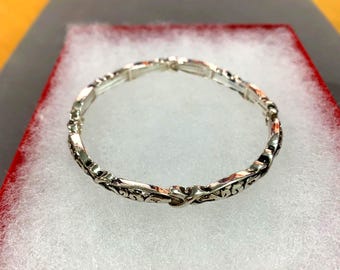 Pulsera estilo Brighton**, apilable, elástica, hecha a mano, con filigrana de metal simple bañada en plata de ley, 74YN5 GD